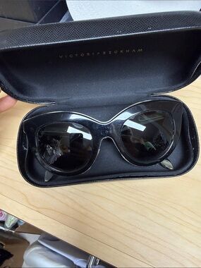 Victoria Beckham Layered Cat Eye Sunglasses with box